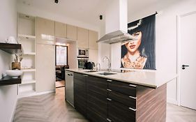 Stadsvilla Tilburg luxe 5 sterren appartement, Wilhelmina